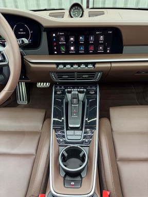 Porsche 911 Targa 4 GTS 2025