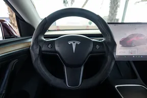 Tesla Model Y Long Range 2024