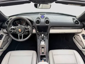Porsche Boxster 718 2024