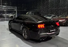 Ford Mustang Dark Horse 2024