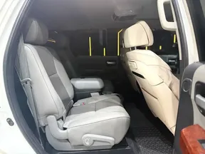 Toyota Sequoia 2022