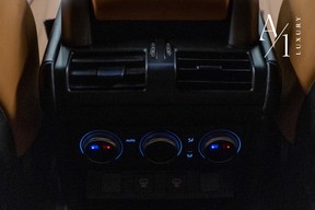 Land Rover Defender 90 2023