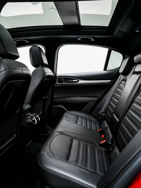 Alfa Romeo Stelvio 2023