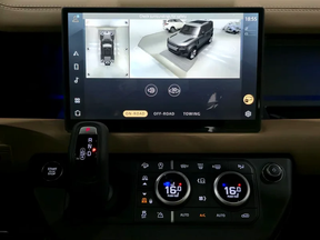 Land Rover Defender 110 2025