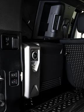 Land Rover Defender 110 2025