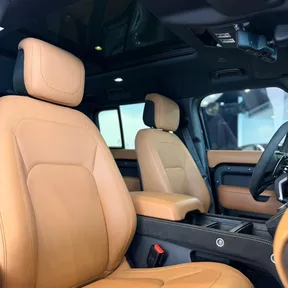 Land Rover Defender 110 2023