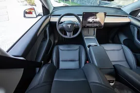 Tesla Model Y Long Range 2024