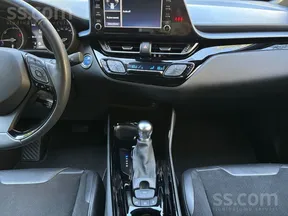 Toyota C-HR 2021