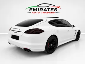 Porsche Panamera 4S 2011