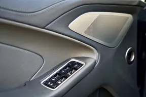 Aston Martin Vanquish 2016