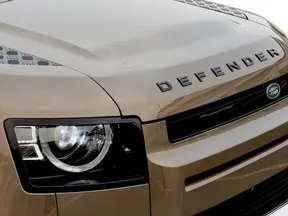 Land Rover Defender 110 2025
