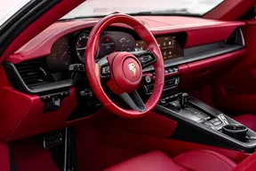 Porsche 911 Carrera 4 GTS 2024