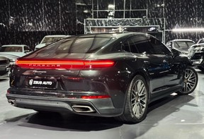 Porsche Panamera 4 2025