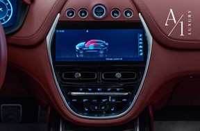 Aston Martin DBX 2023