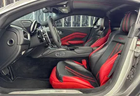Aston Martin V8 Vantage 2019