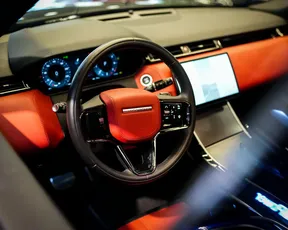 Land Rover Range Rover Velar 2025