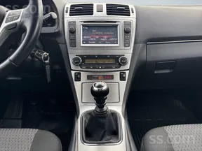 Toyota Avensis 2015