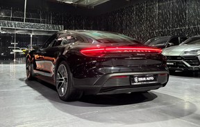 Porsche Taycan 2023