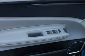 Polestar 4 2025