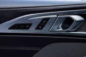 BMW 8 Series M850 2022
