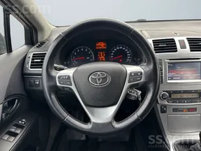 Toyota Avensis 2015