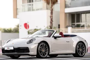 Porsche 911 Carrera 4 GTS 2024