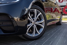 Mercedes-Benz E-Class 300 2023