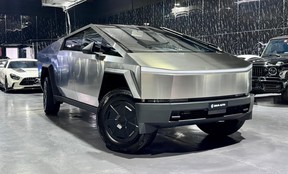 Tesla Cybertruck 2026