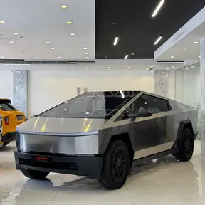 Tesla Cybertruck 2025