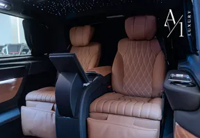 Mercedes-Benz V-Class 300 2025