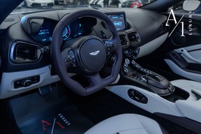 Aston Martin V8 Vantage 2021