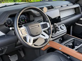Land Rover Defender 90 2024