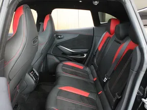 Aston Martin DBX 2022
