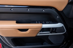 Land Rover Defender 110 2024