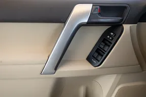 Toyota Land Cruiser Prado 2023