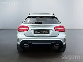 Mercedes-Benz GLA 200 2015
