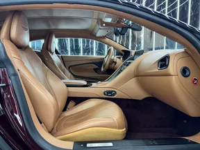 Aston Martin DB11 2018