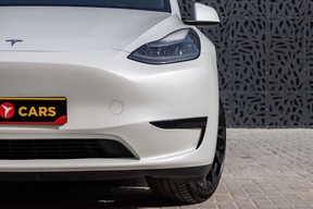 Tesla Model Y Standard Range 2023