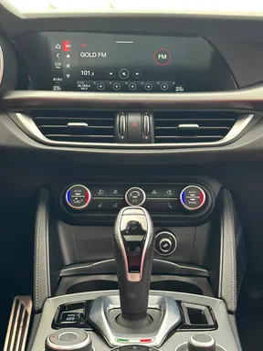 Alfa Romeo Stelvio 2023