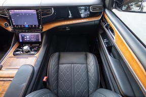 Jeep Grand Wagoneer 2023