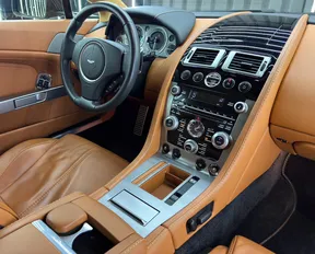 Aston Martin V8 Vantage 2014