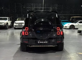Land Rover Defender 2023