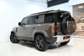 Land Rover Defender 110 2024