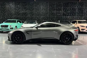 Aston Martin V8 Vantage 2019