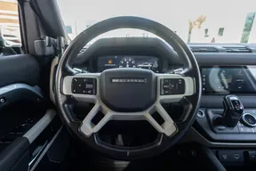 Land Rover Defender 110 2021