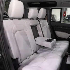 Land Rover Defender 110 2026