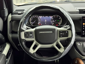 Land Rover Defender 110 2023
