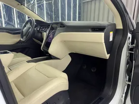 Tesla Model X 2018