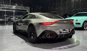 Aston Martin V8 Vantage 2019