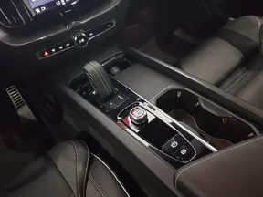 Volvo XC60 2022